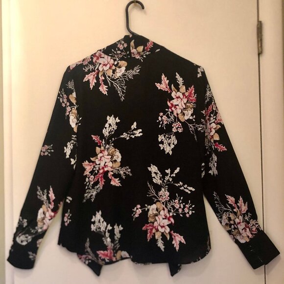 White House Black Market blouse with tie bow sz S - Picture 5 of 6